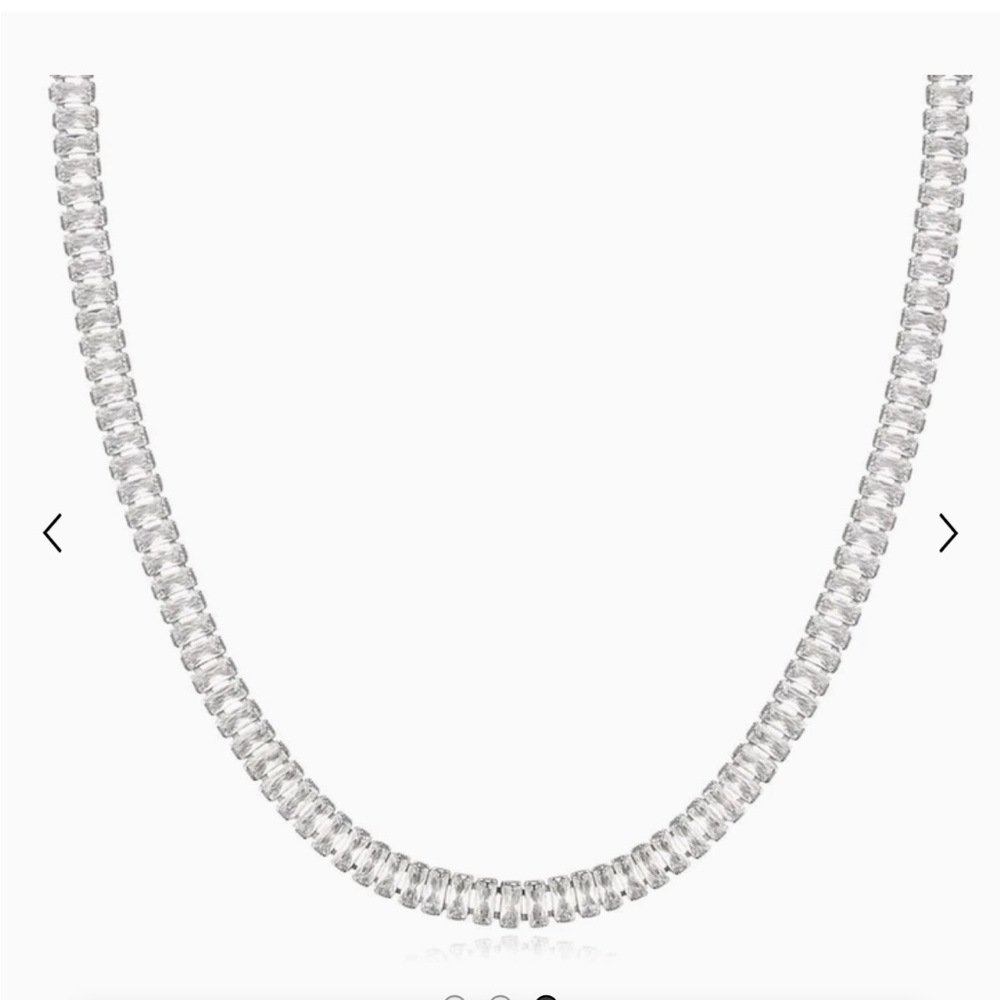 Adina Eden Baguette choker